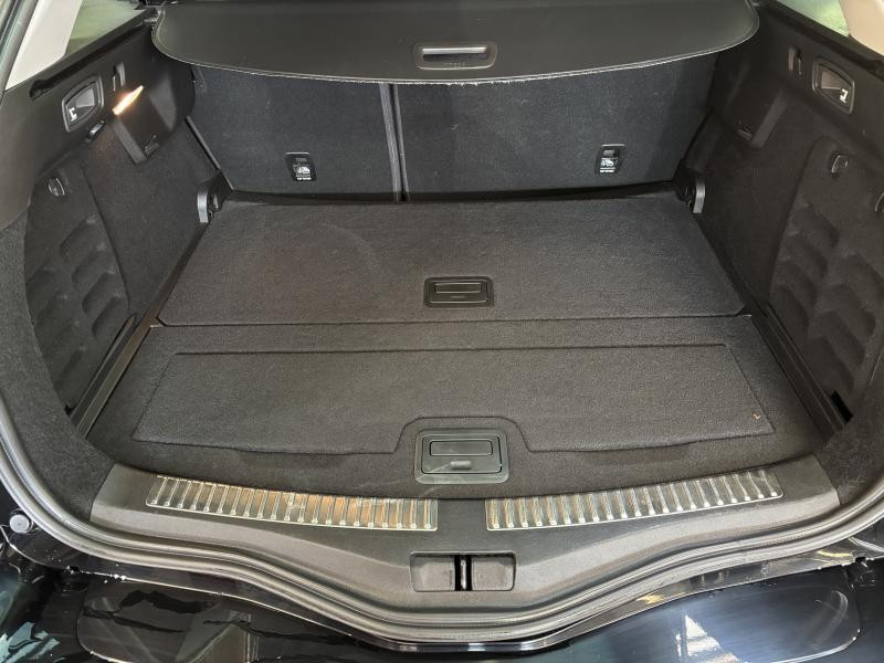 Used RENAULT Megane IV Grandtour Bose Edition 2019 BLACK € 12990 in Seraing