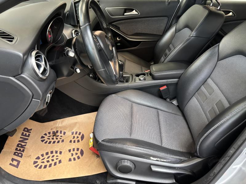Occasion MERCEDES-BENZ GLA 200 2015 GREY 14490 € à Seraing