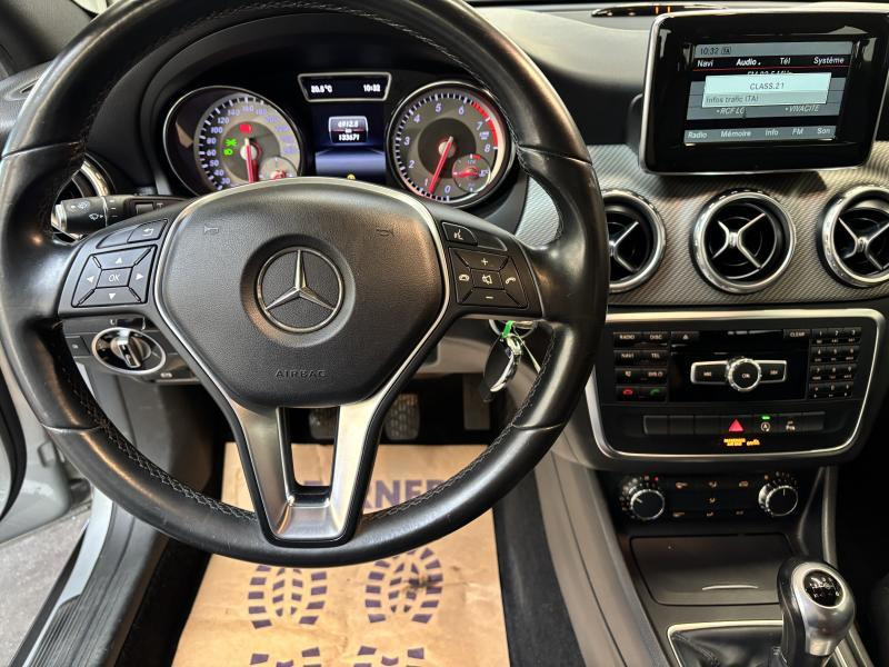 Occasion MERCEDES-BENZ GLA 200 2015 GREY 14490 € à Seraing