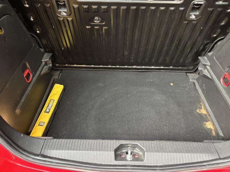 Occasion OPEL Corsa E Black Edition 2019 RED 8990 € à Seraing