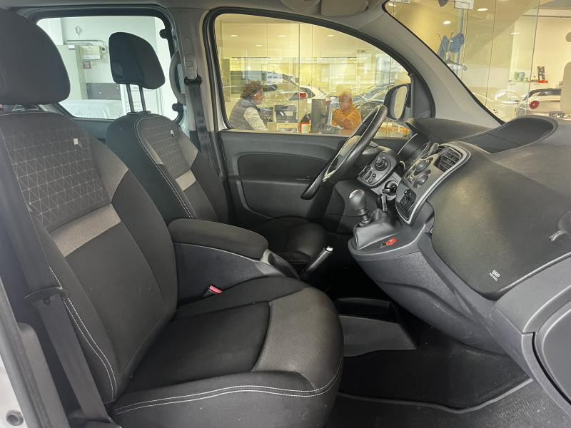 Used RENAULT Kangoo 1.2 TCE Limited 2017 GREY € 8250 in Wavre