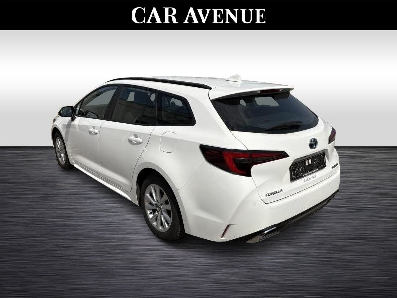 Occasion TOYOTA Corolla 1.8 Hybrid Touring Sport Dynamic 2024 WHITE 27890 € à Wavre