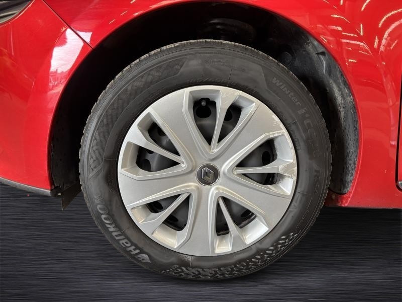 Occasion RENAULT Clio Zen 2019 RED 7990 € à Seraing