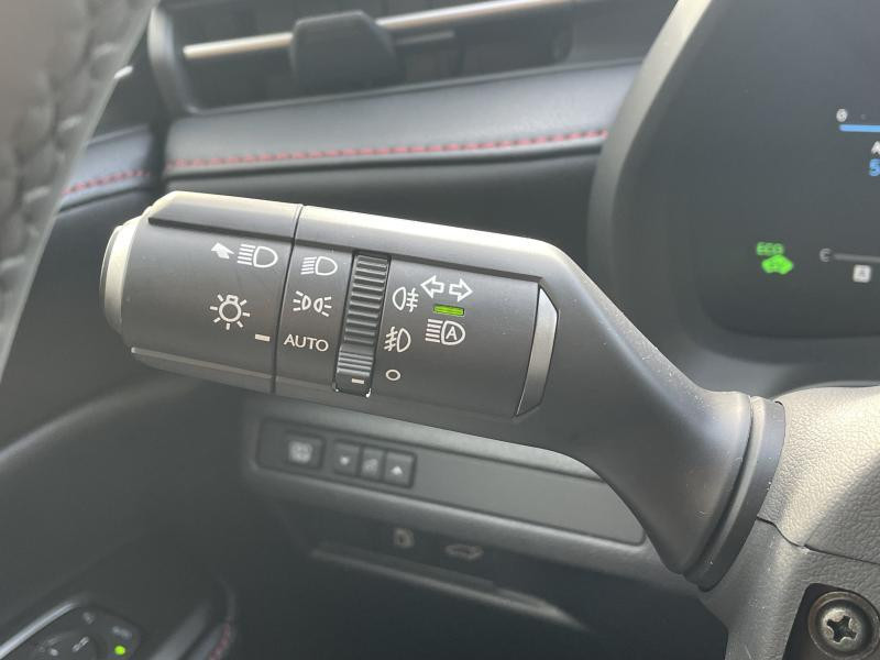 Occasion LEXUS LBX Elegant  WHITE 36650 € à Waterloo