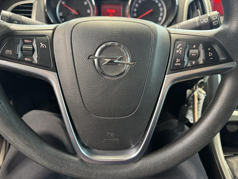 Occasion OPEL Astra 1.3 CDTi 70kW 2011 WHITE 3650 € à Wavre