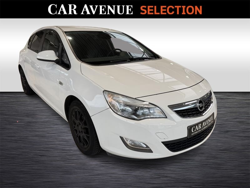 Occasion OPEL Astra 1.3 CDTi 70kW 2011 WHITE 3650 € à Wavre
