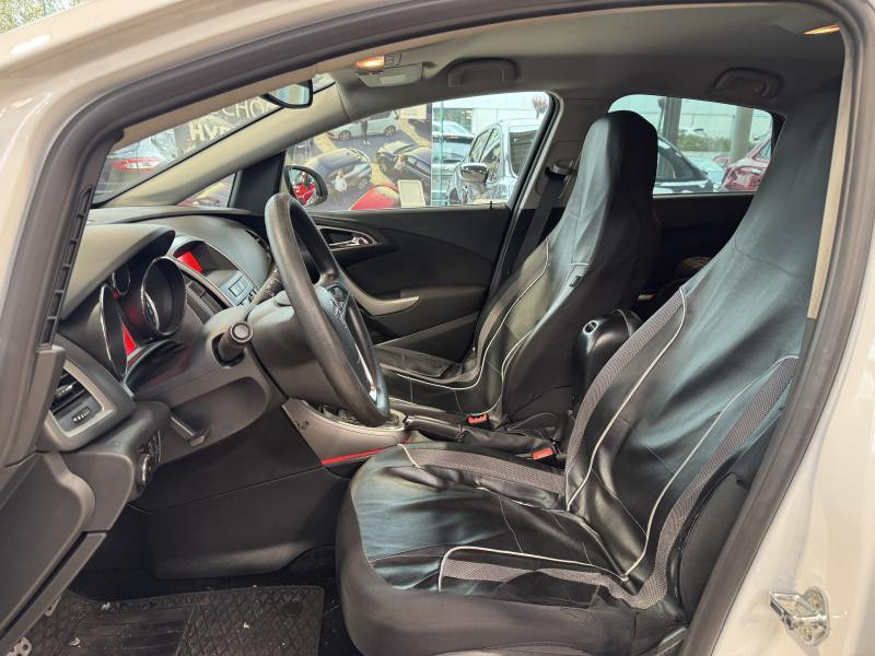 Occasion OPEL Astra 1.3 CDTi 70kW 2011 WHITE 3650 € à Wavre