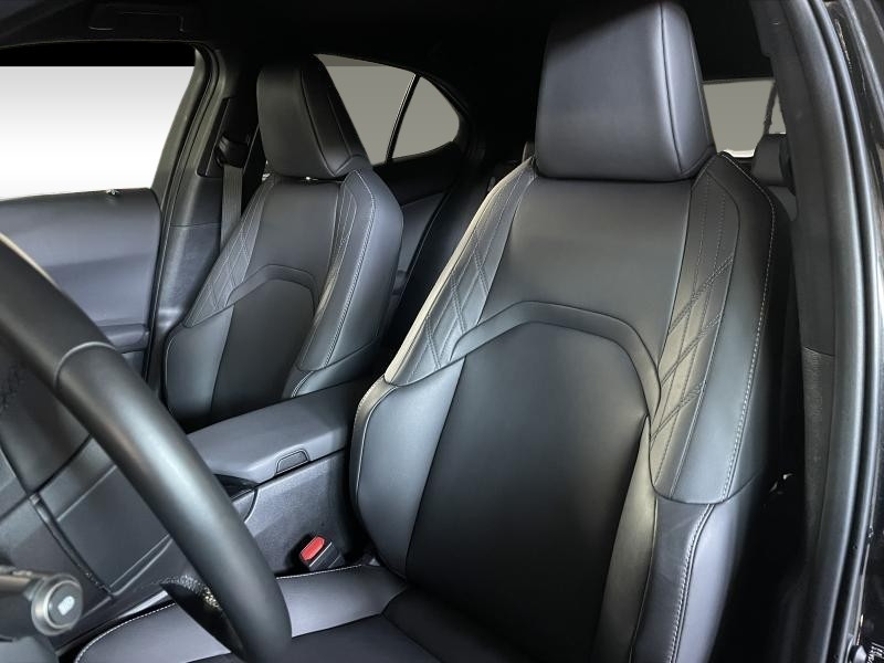 Occasion LEXUS UX 2.0L HEV F SPORT Design 2023 BLACK 39090 € à Waterloo