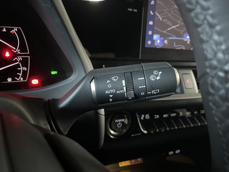 Occasion LEXUS UX 2.0L HEV F SPORT Design 2023 BLACK 39090 € à Waterloo