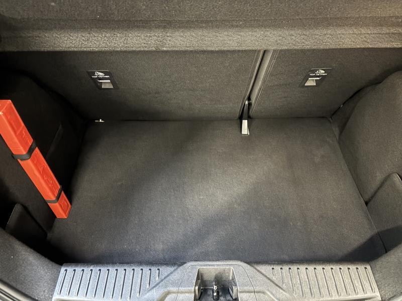 Occasion FORD Fiesta ST-Line 2017 WHITE 10990 € à Seraing