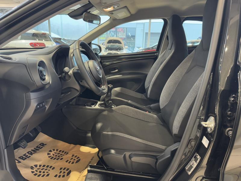 Occasion TOYOTA Aygo X X Play 1.0 VVT-i 53kW 2023 BLACK 13990 € à Wavre