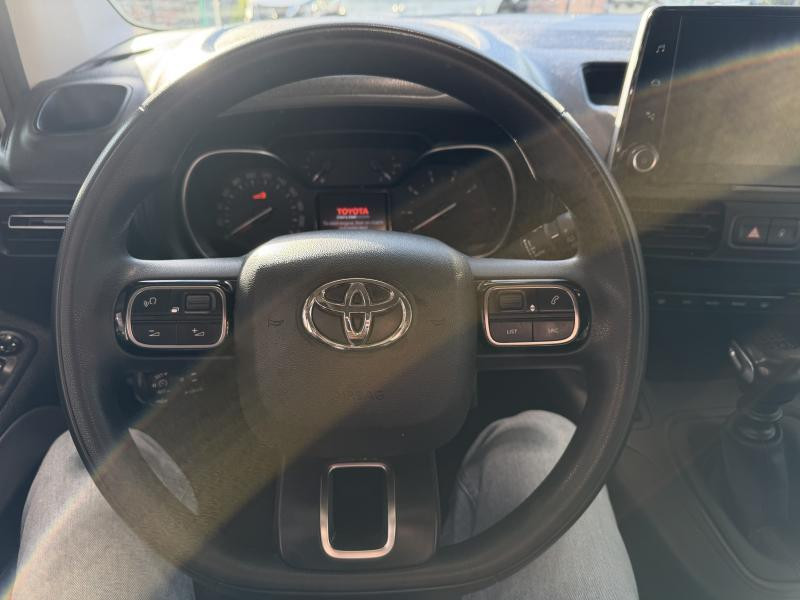 Occasion TOYOTA PROACE 1.2 7 PLACES City Verso MPV 2020 GREY 15490 € à Wavre