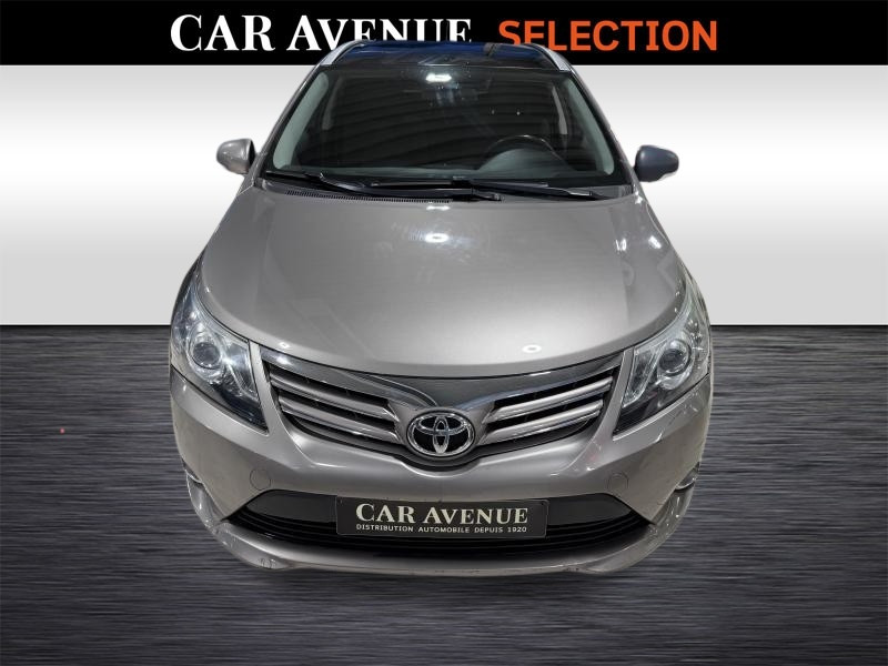 Used TOYOTA Avensis 2.0 DIESEL SkyView 2015 CHAMPAGNE € 4500 in Wavre