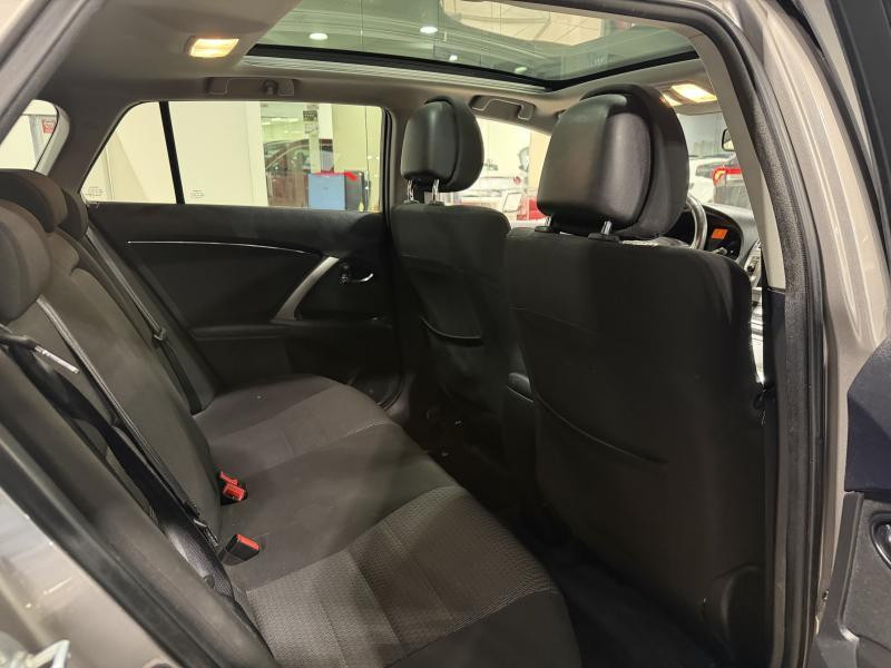 Used TOYOTA Avensis 2.0 DIESEL SkyView 2015 CHAMPAGNE € 4500 in Wavre