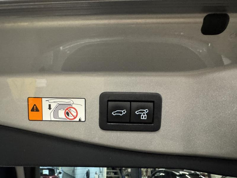 Occasion TOYOTA C-HR Premium + 1.8 HSD 2024 SILVER 33490 € à Wavre