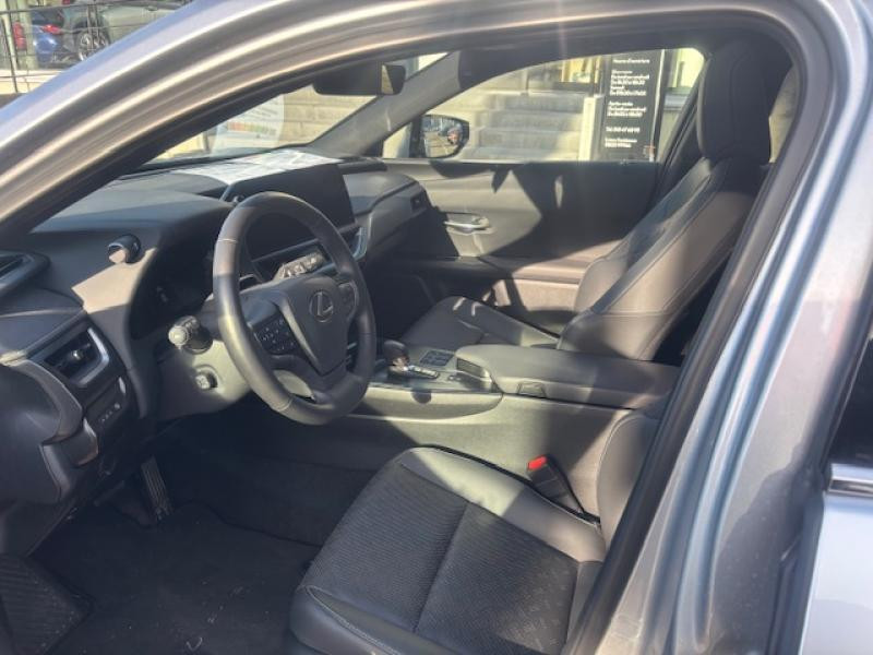 Occasion LEXUS UX 300h  SILVER 45649 € à Wavre