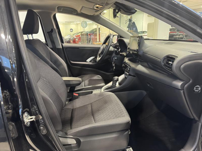 Occasion TOYOTA Yaris DYNAMIC 1.5 HSD 68kW 2023 BLACK 19990 € à Wavre