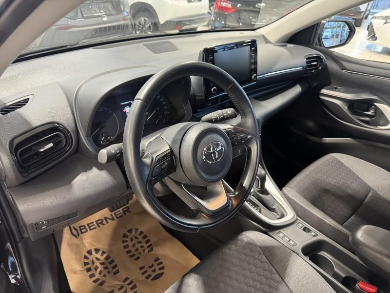 Occasion TOYOTA Yaris DYNAMIC 1.5 HSD 68kW 2023 BLACK 19990 € à Wavre