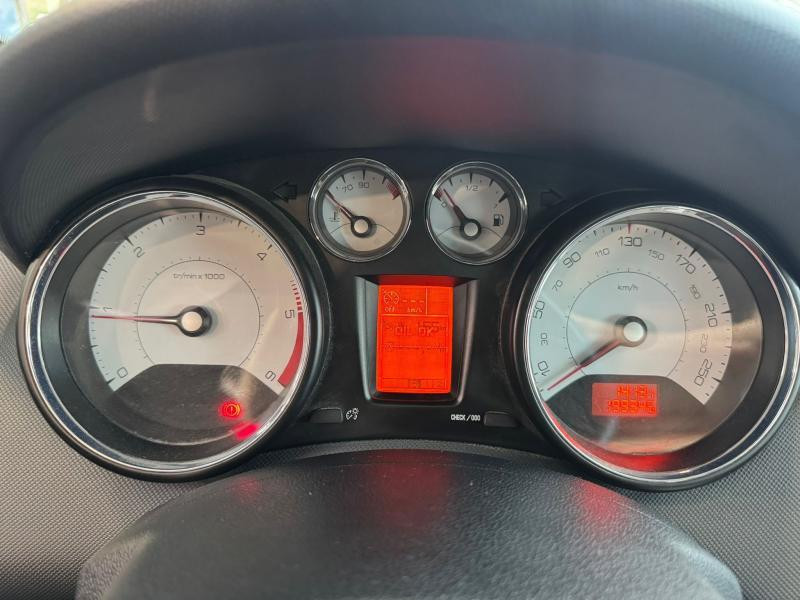 Occasion PEUGEOT 308 2.0 HDI CC 2009 GREY 3600 € à Wavre