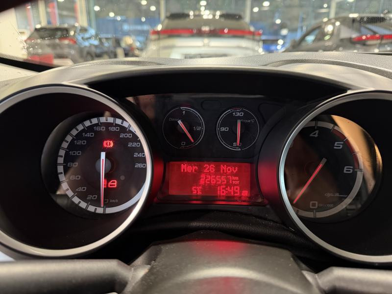 Occasion ALFA ROMEO Giulietta 1.6 DIESEL  2012 BLACK 3500 € à Wavre