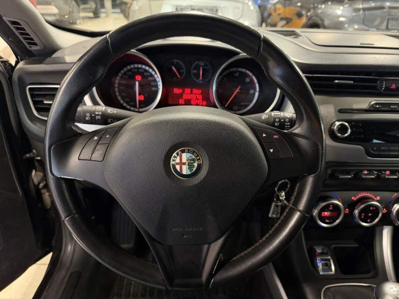 Occasion ALFA ROMEO Giulietta 1.6 DIESEL  2012 BLACK 3500 € à Wavre