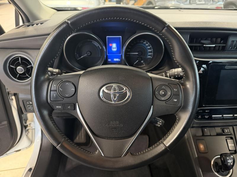 Occasion TOYOTA Auris 1.8 Comfort 2016 WHITE 14990 € à Wavre