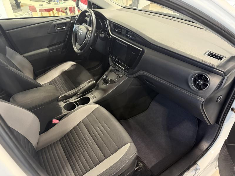 Occasion TOYOTA Auris 1.8 Comfort 2016 WHITE 14990 € à Wavre
