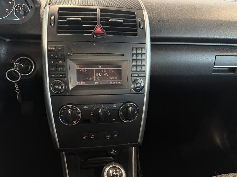 Used MERCEDES-BENZ Classe A 1.7 ESS Classe A 170/180 5 portes 2010 BLUE € 2950 in Wavre