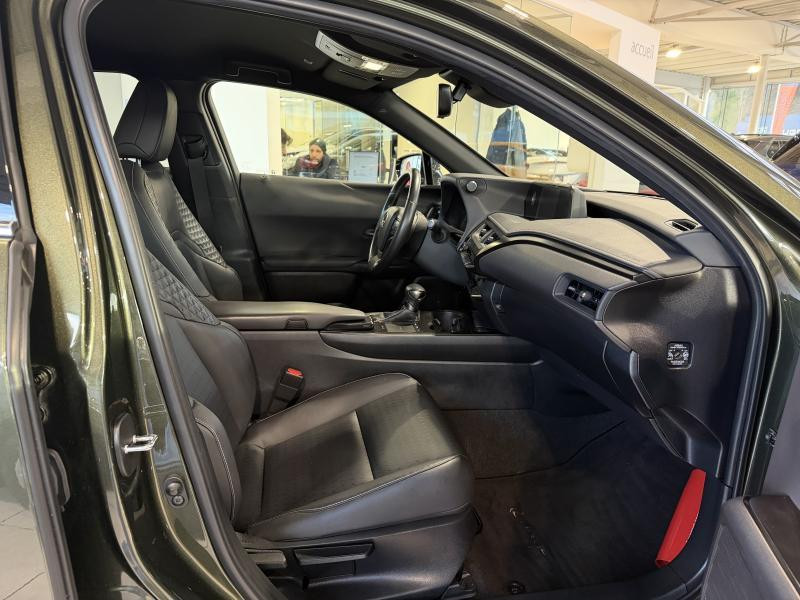 Occasion LEXUS UX 2.0 250h Black Line 2021 GREEN 23490 € à Wavre