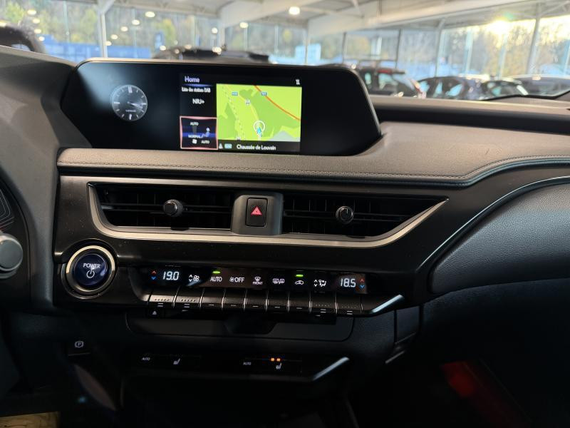 Occasion LEXUS UX 2.0 250h Black Line 2021 GREEN 23490 € à Wavre