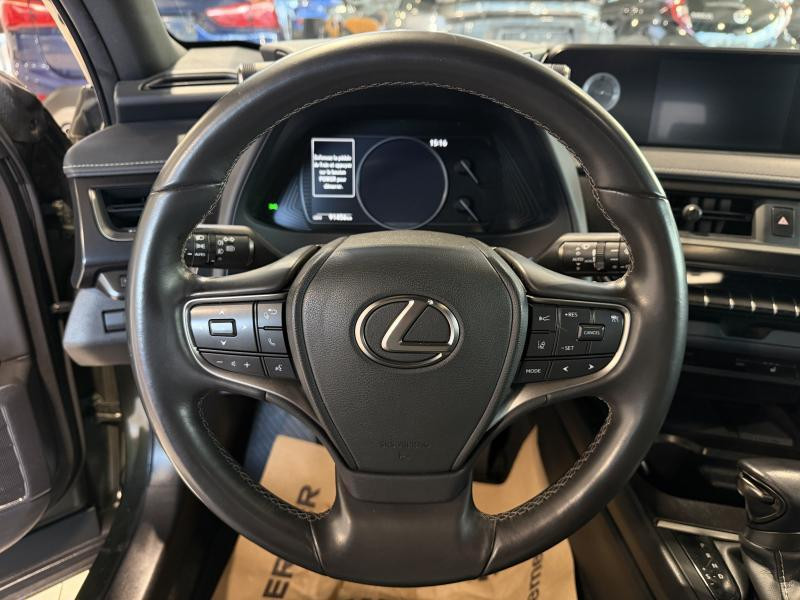 Occasion LEXUS UX 2.0 250h Black Line 2021 GREEN 23490 € à Wavre