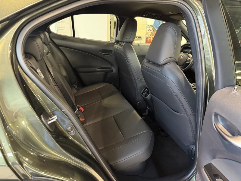 Occasion LEXUS UX 2.0 250h Black Line 2021 GREEN 23490 € à Wavre