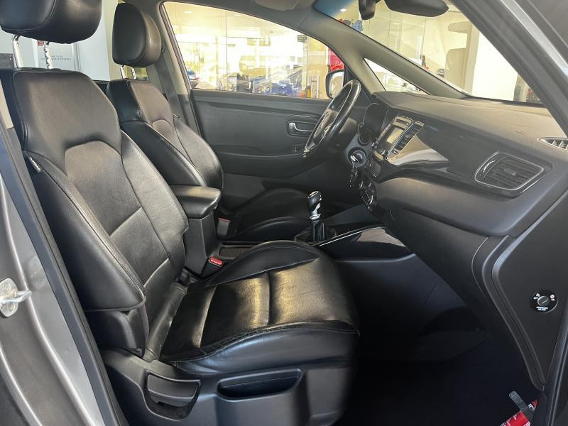 Used KIA Carens 1.7 CDTI Sense 2014 CHAMPAGNE € 5500 in Wavre