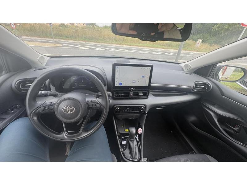 Used TOYOTA Yaris 1.5 TNGA HEV Iconic 2024 GREY € 25490 in Wavre