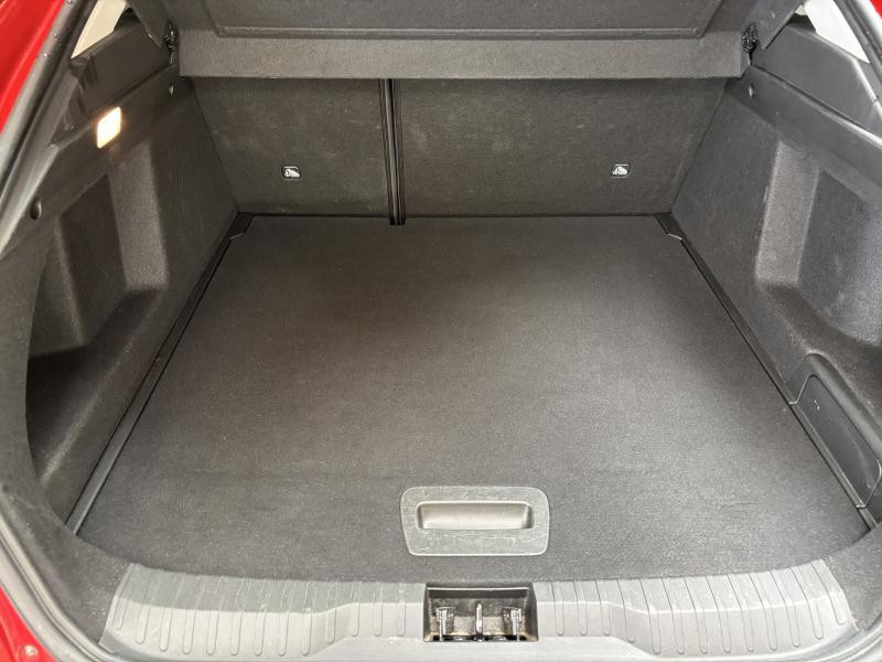 Used RENAULT Arkana hybride 2023 RED € 20990 in Seraing