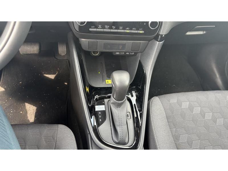 Used TOYOTA Yaris 1.5 TNGA HEV Iconic 2024 WHITE € 25690 in Wavre