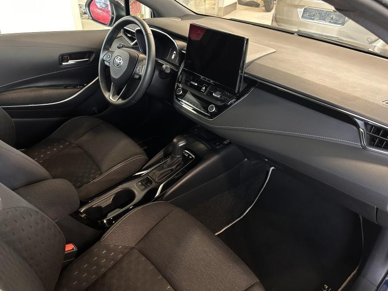 Used TOYOTA Corolla T/S Facelift Dynamic + Busines 2024 BLUE € 27990 in Wavre