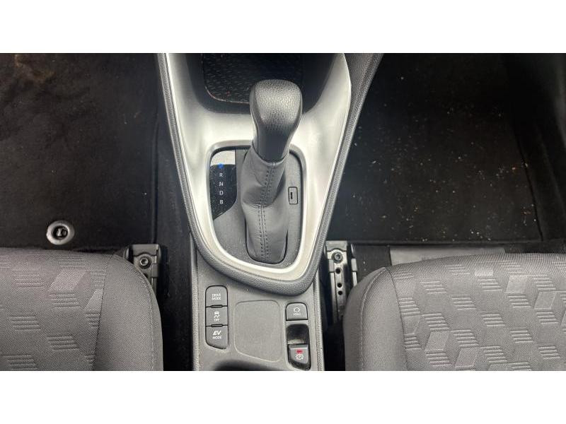 Used TOYOTA Yaris IV 2024 RED € 21490 in Wavre