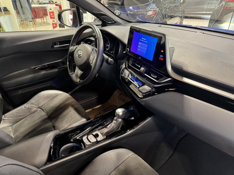 Used TOYOTA C-HR GR Sport 2.0 HSD 112kW 2022 BLUE € 22990 in Wavre