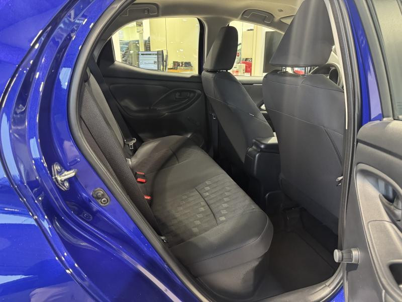 Used TOYOTA Yaris 1.5 Dynamic 1.5 HSD 2024 BLUE € 21990 in Wavre