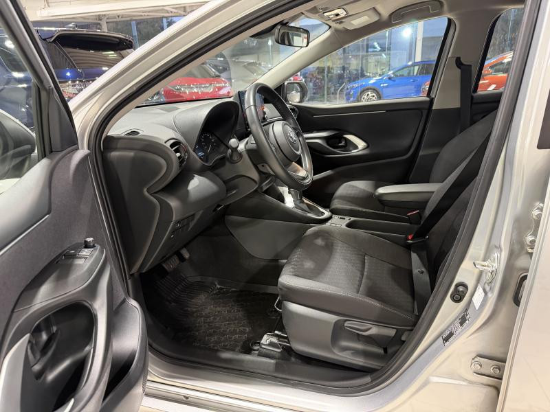 Used TOYOTA Yaris 1.5 DYNAMIC 2024 GREY € 21490 in Wavre