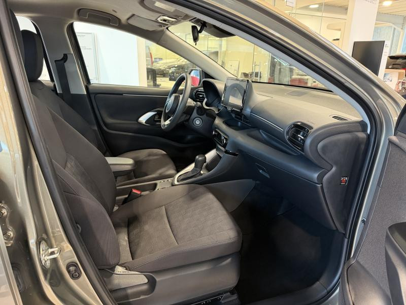 Used TOYOTA Yaris 1.5 Dynamic 1.5 HSD 2024 BRONZE € 21990 in Wavre