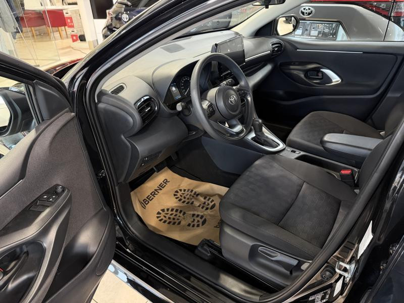 Used TOYOTA Yaris 1.5 Dynamic 1.5 HSD 2024 BLACK € 21990 in Wavre