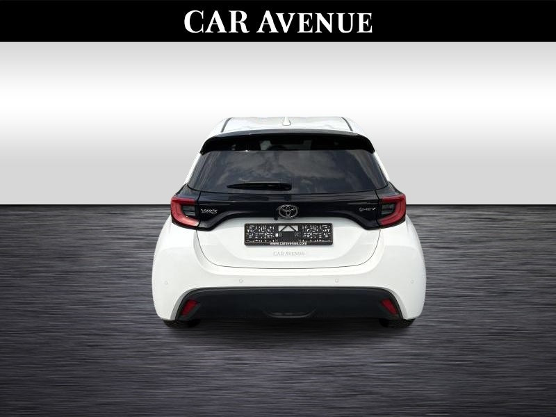 Used TOYOTA Yaris 1.5 TNGA HEV Iconic 2024 WHITE € 25690 in Wavre