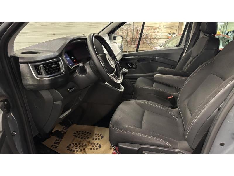Occasion NISSAN Primastar Combi 3t0 dCi 150 Euro6E M/T COMBI L2H1 8 Places 2024 GREY 30990 € à Seraing