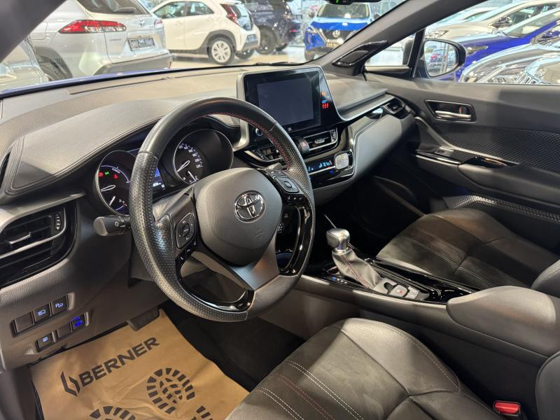 Used TOYOTA C-HR GR Sport 2.0 HSD 112kW 2022 BLUE € 22990 in Wavre