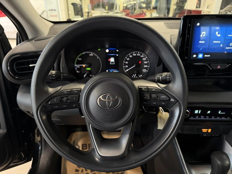 Used TOYOTA Yaris 1.5 Dynamic 1.5 HSD 2024 BLACK € 21990 in Wavre