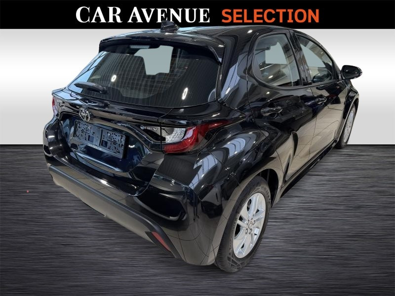Used TOYOTA Yaris 1.5 Dynamic 1.5 HSD 2024 BLACK € 21990 in Wavre
