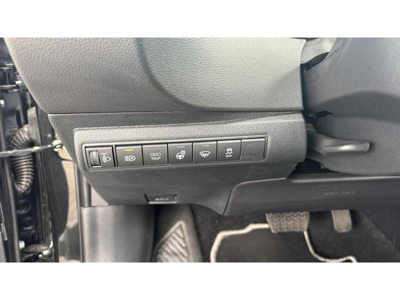 Used TOYOTA Corolla 1.8 Hybrid HB Style  BLACK € 34490 in Wavre