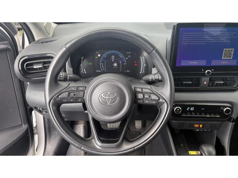 Used TOYOTA Yaris IV 2024 WHITE € 24490 in Wavre